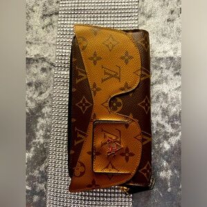 Louis Vuitton Shady Zip Wallet Clutch